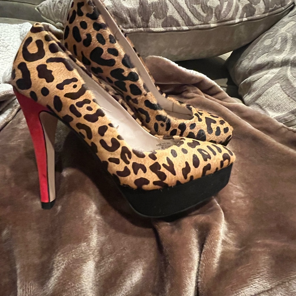 Shoes - Picture 3 of 5